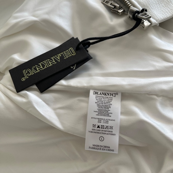 NWT Blank NYC White Vegan Leather Moto Jacket Gray Zip-Out Hood Insert - Picture 8 of 8